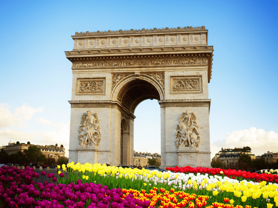 Arc de Triomphe in the spring