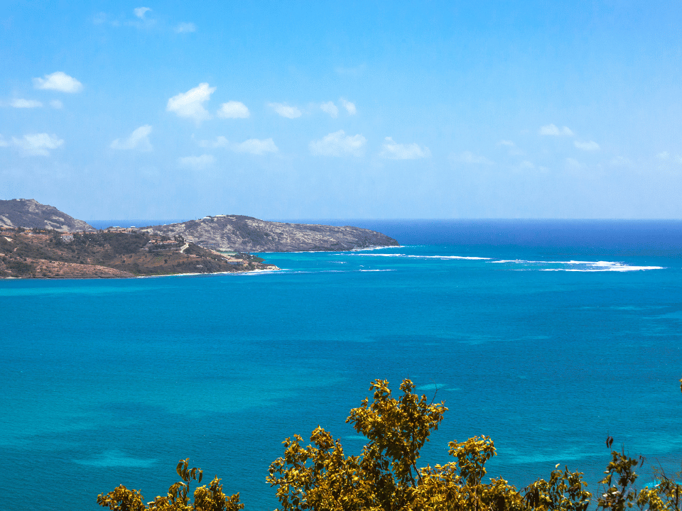 The blue waters surrounding Antigua and Barbuda