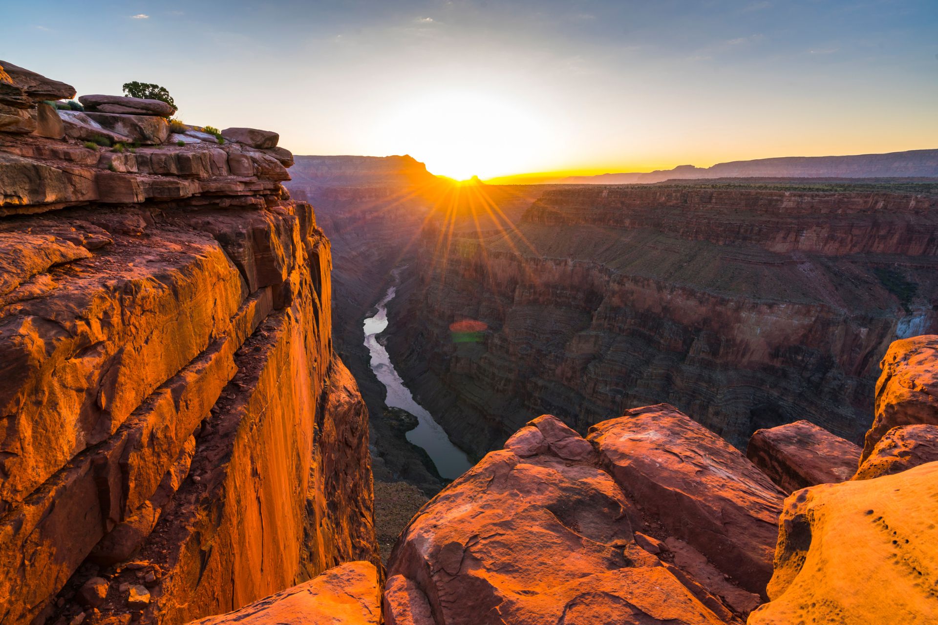 scenic view of Toroweap overlook at sunrise in north rim, grand canyon national park,Arizona,usa. ©Getty Images
