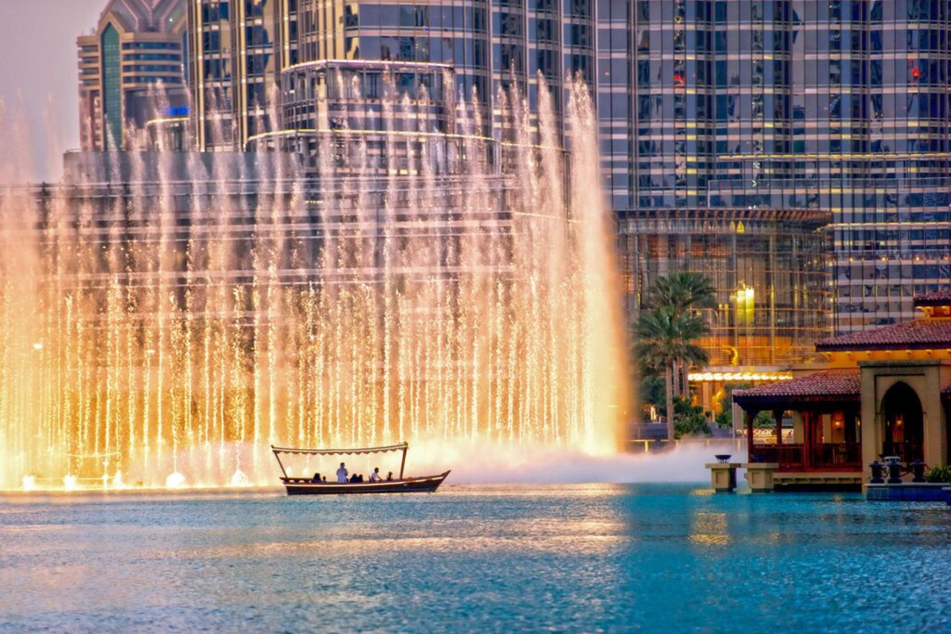 The Dubai Fountain ©DubaiTourism