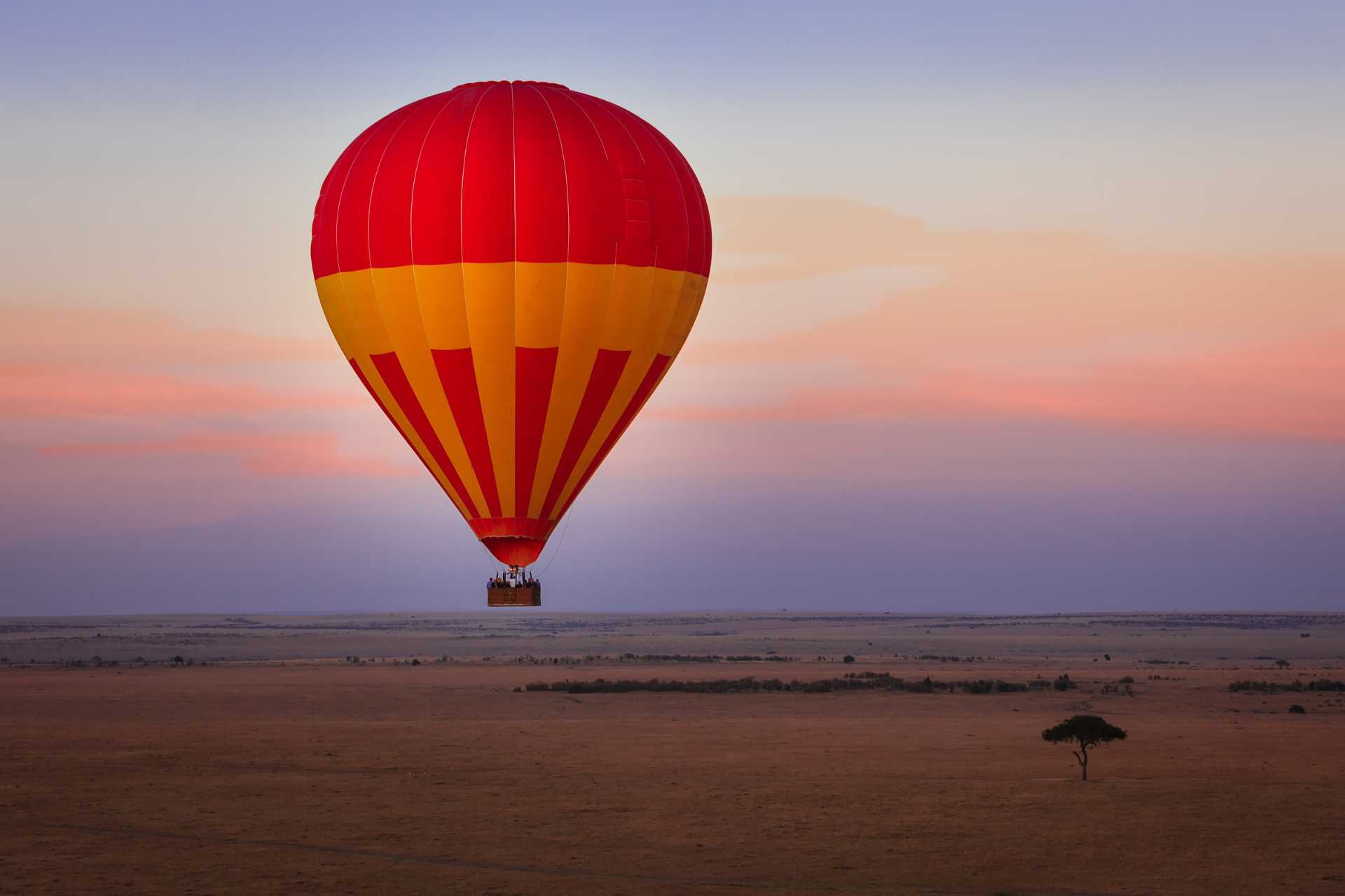 A hot-air balloon safari on the Masai Mara in Kenya. ©Getty Images
