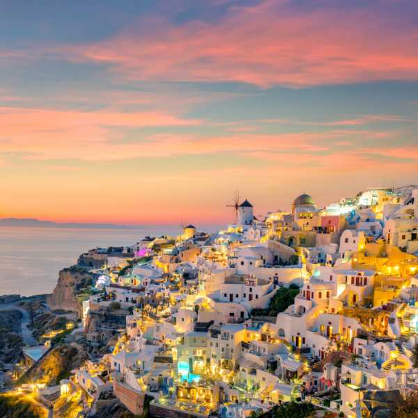 Sunset night view of Famous Greek village Oia ©Getty Images