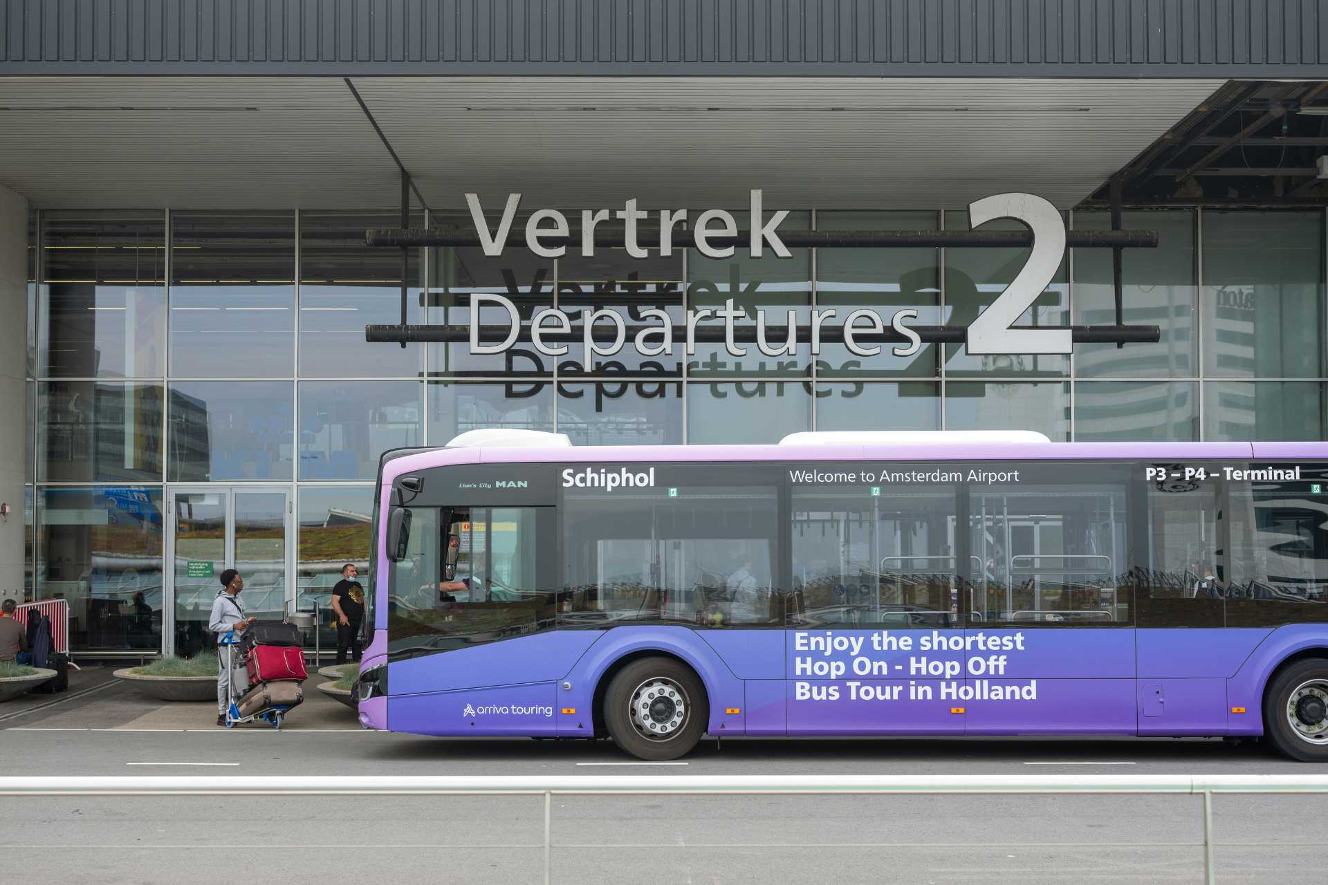 A bus parked outside the departure gate at Amsterdam Airport © Amsterdam Airport Schiphol